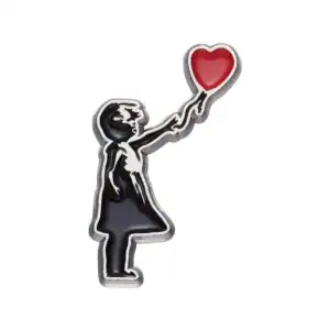 1. Illustration de Little Prince en noir et blanc offrant un cœur rouge dans une signature artistique, symbole d'amour et de paix.